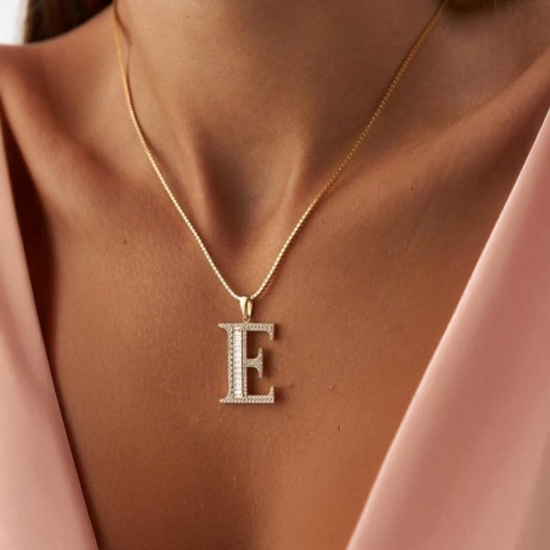 Altın Baget Harf Kolye - Görsel 2